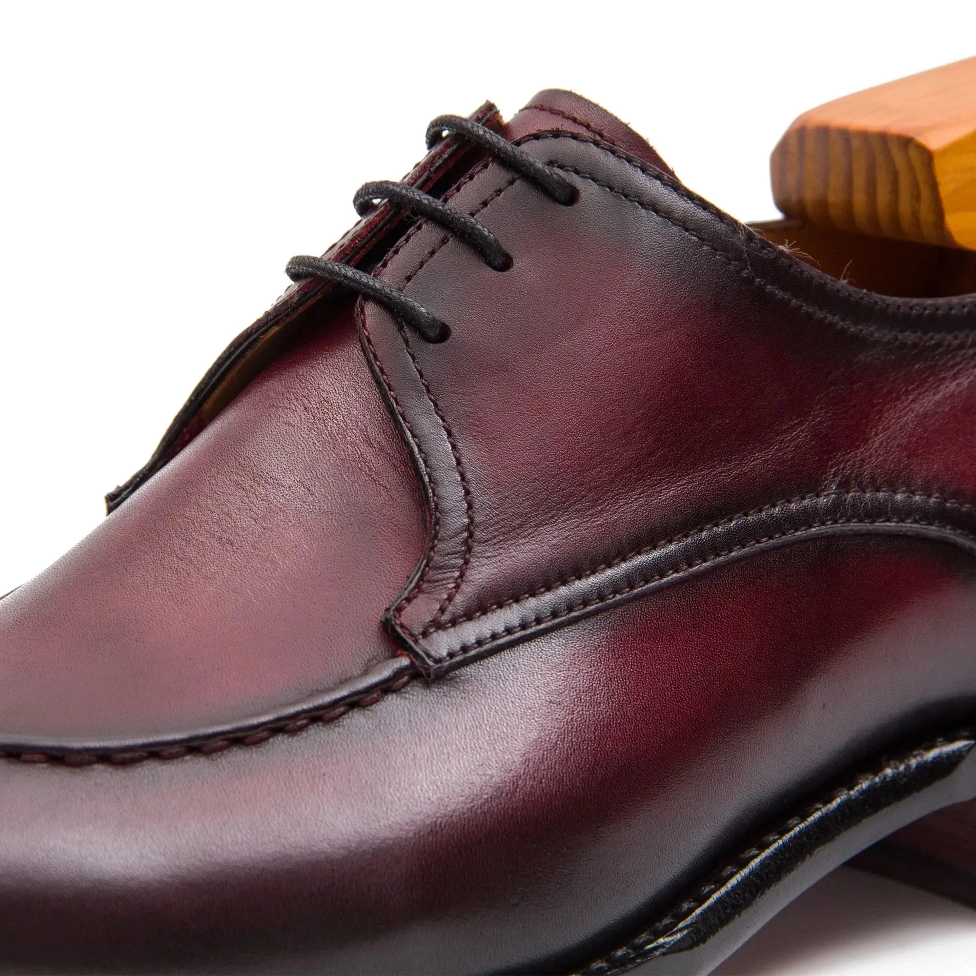 Burgundy leather Derby shoes