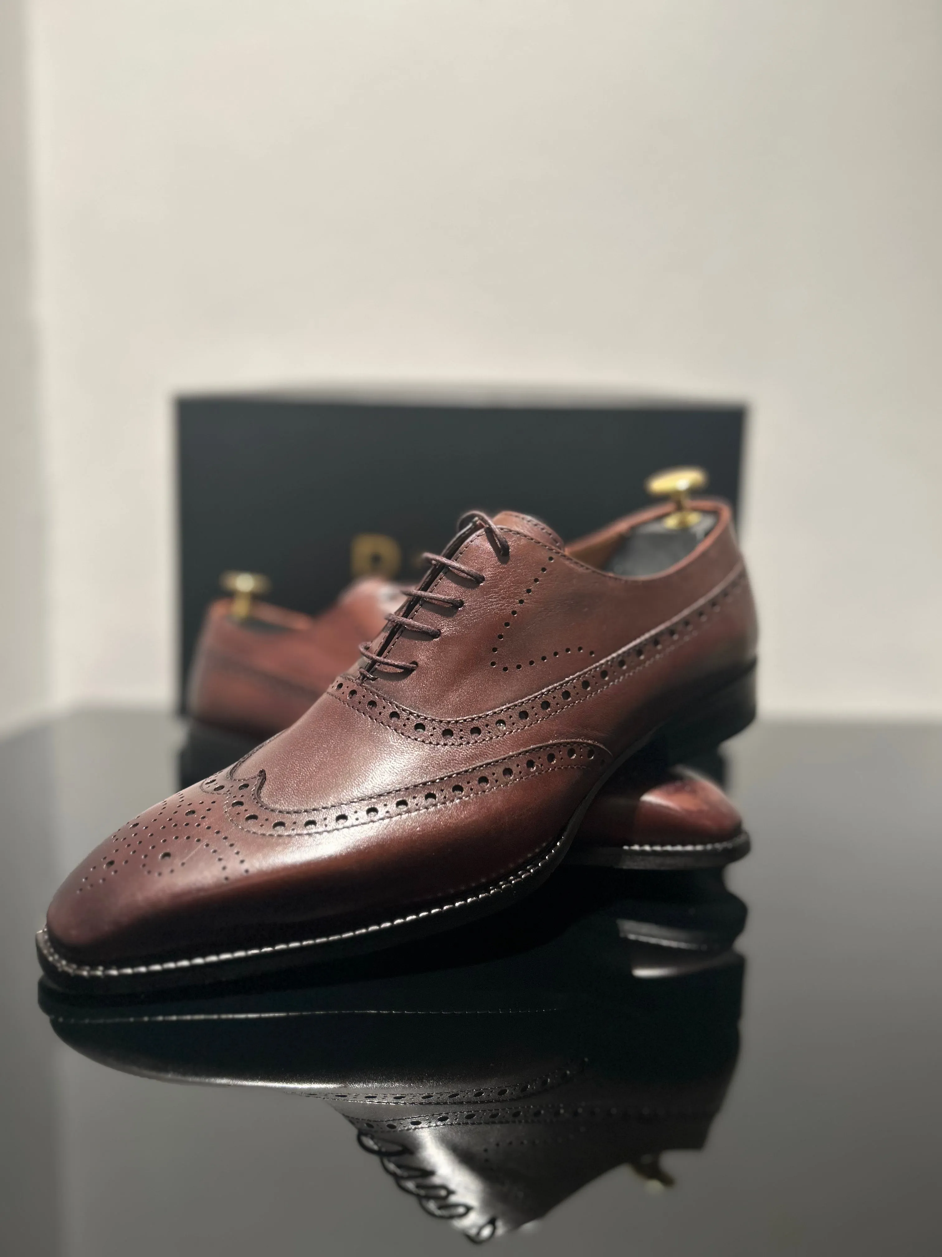 HANDMADE BROWN LEATHER LACE-UP